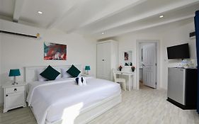 Kata White Villas